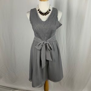 Elegant Gray Sleeveless Chiffon Dress with Pockets